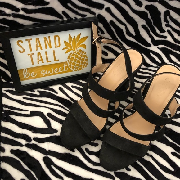 Charlotte Russe Shoes - NWOT cr black sandal heels!